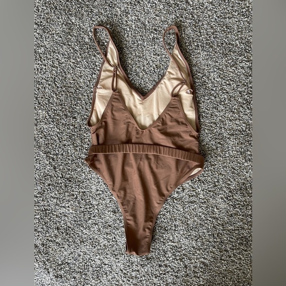 5/$25 NWOT Sexy women’s belted French cut one piece swimsuit size small - Picture 3 of 6